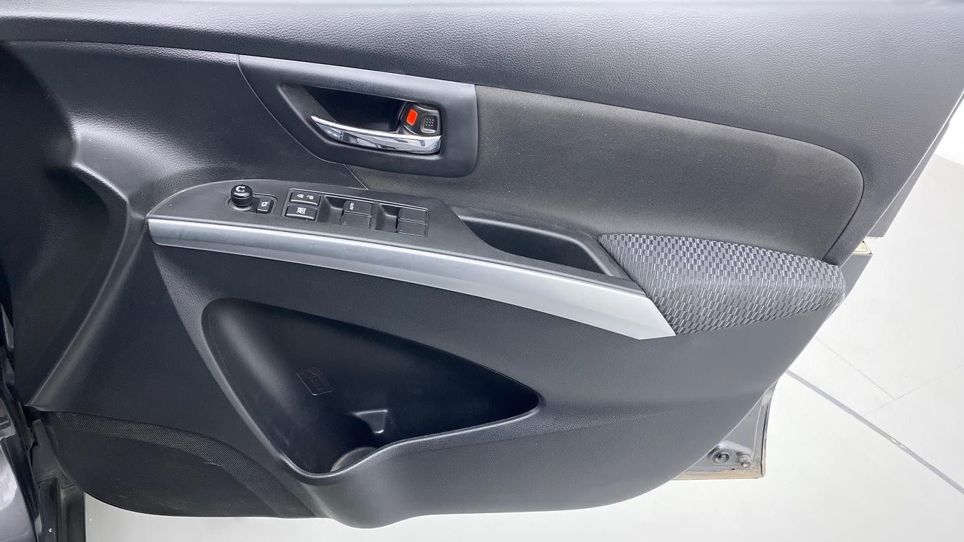 2021 Maruti S Cross ZETA SHVS PETROL, Petrol, Manual, 37,034 km, Driver Side Door Panels Control