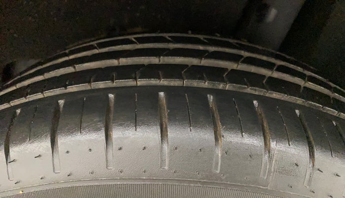 2017 Maruti Baleno ZETA PETROL 1.2, Petrol, Manual, 22,396 km, Left Rear Tyre Tread