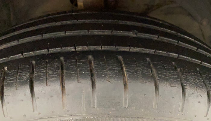 2017 Maruti Baleno ZETA PETROL 1.2, Petrol, Manual, 22,396 km, Right Front Tyre Tread