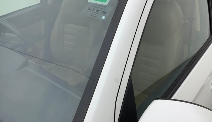 2018 Honda Amaze 1.2L I-VTEC S, Petrol, Manual, 94,986 km, Left A pillar - Paint is slightly faded