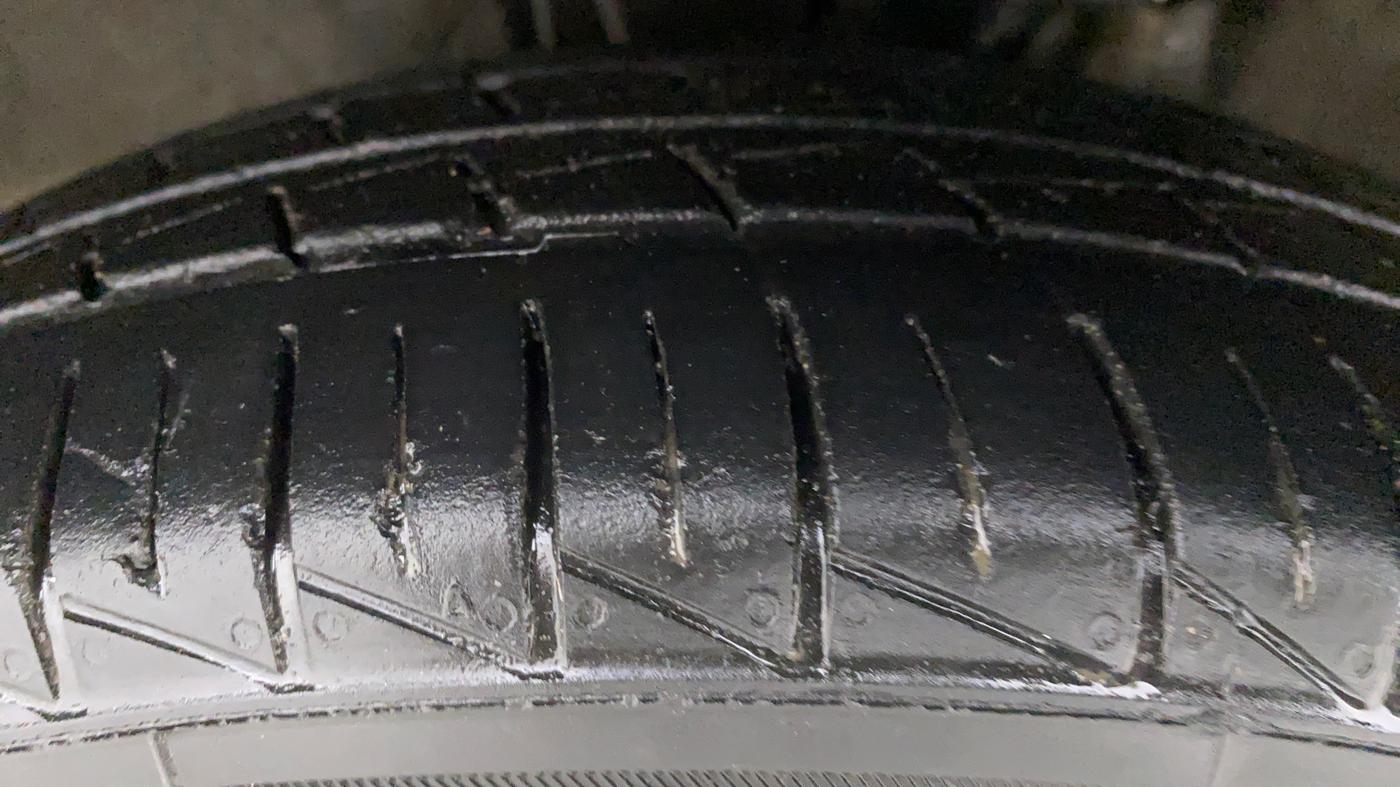 2021 Maruti Alto LXI CNG, CNG, Manual, 29,033 km, Left Front Tyre Tread