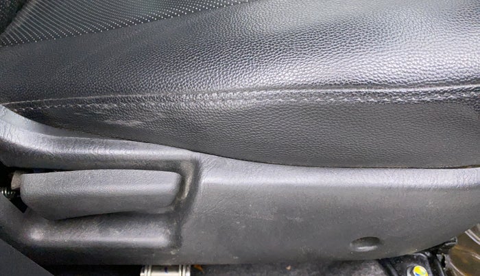 2021 Maruti Alto LXI CNG, CNG, Manual, 29,033 km, Driver Side Adjustment Panel