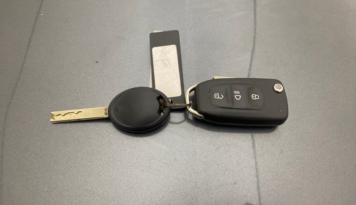 2020 Tata NEXON XMA PETROL, Petrol, Automatic, 81,670 km, Key Close Up