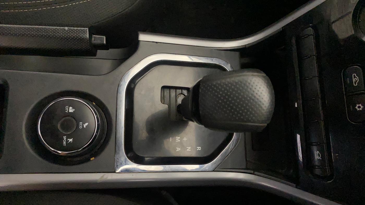 2020 Tata NEXON XMA PETROL, Petrol, Automatic, 81,670 km, Gear Lever