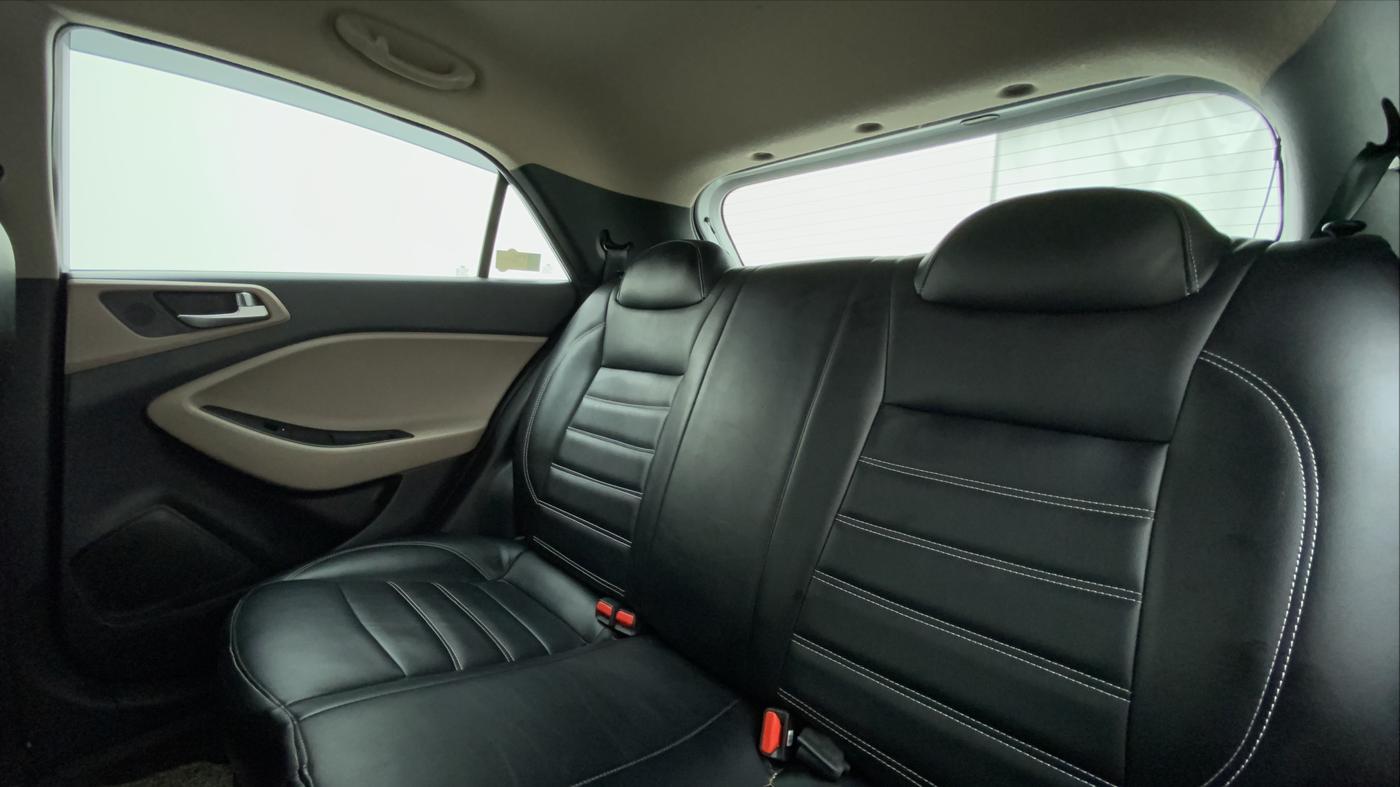 2020 Hyundai Elite i20 1.2 SPORTS PLUS VTVT, Petrol, Manual, 24,615 km, Right Side Rear Door Cabin
