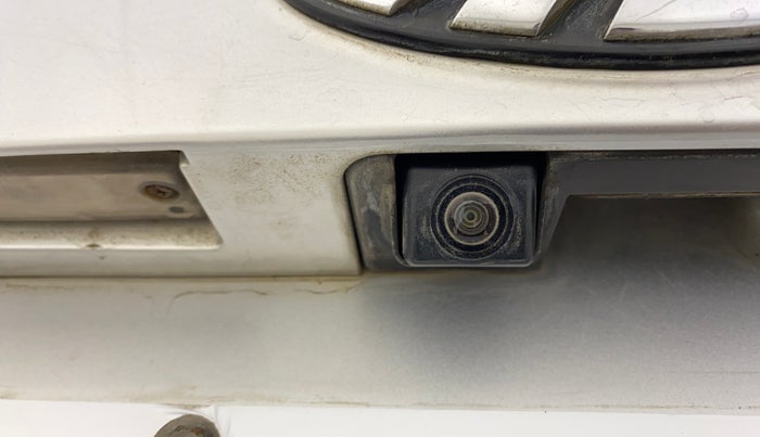 2020 Mahindra XUV300 W8 (O) 1.2 PETROL, Petrol, Manual, 1,03,497 km, Parking Camera