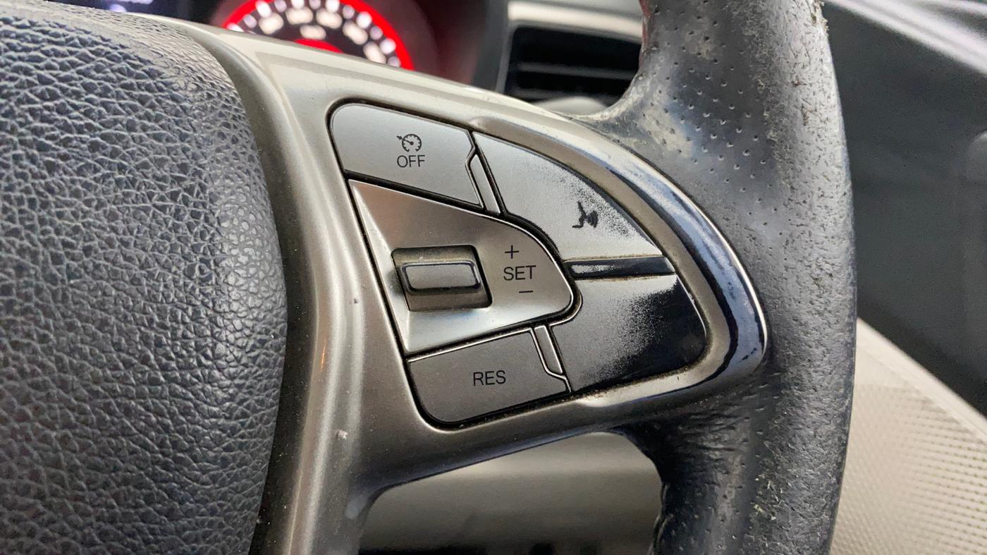 2020 Mahindra XUV300 W8 (O) 1.2 PETROL, Petrol, Manual, 1,03,639 km, Adaptive Cruise Control