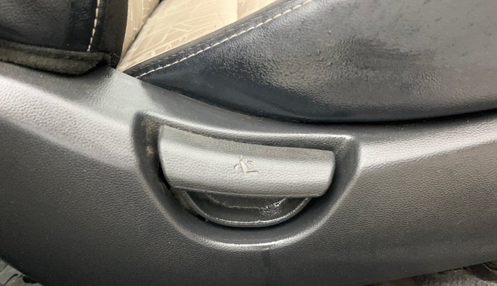 2018 Hyundai Grand i10 SPORTZ (O) 1.2 KAPPA VTVT, Petrol, Manual, 45,578 km, Driver Side Adjustment Panel