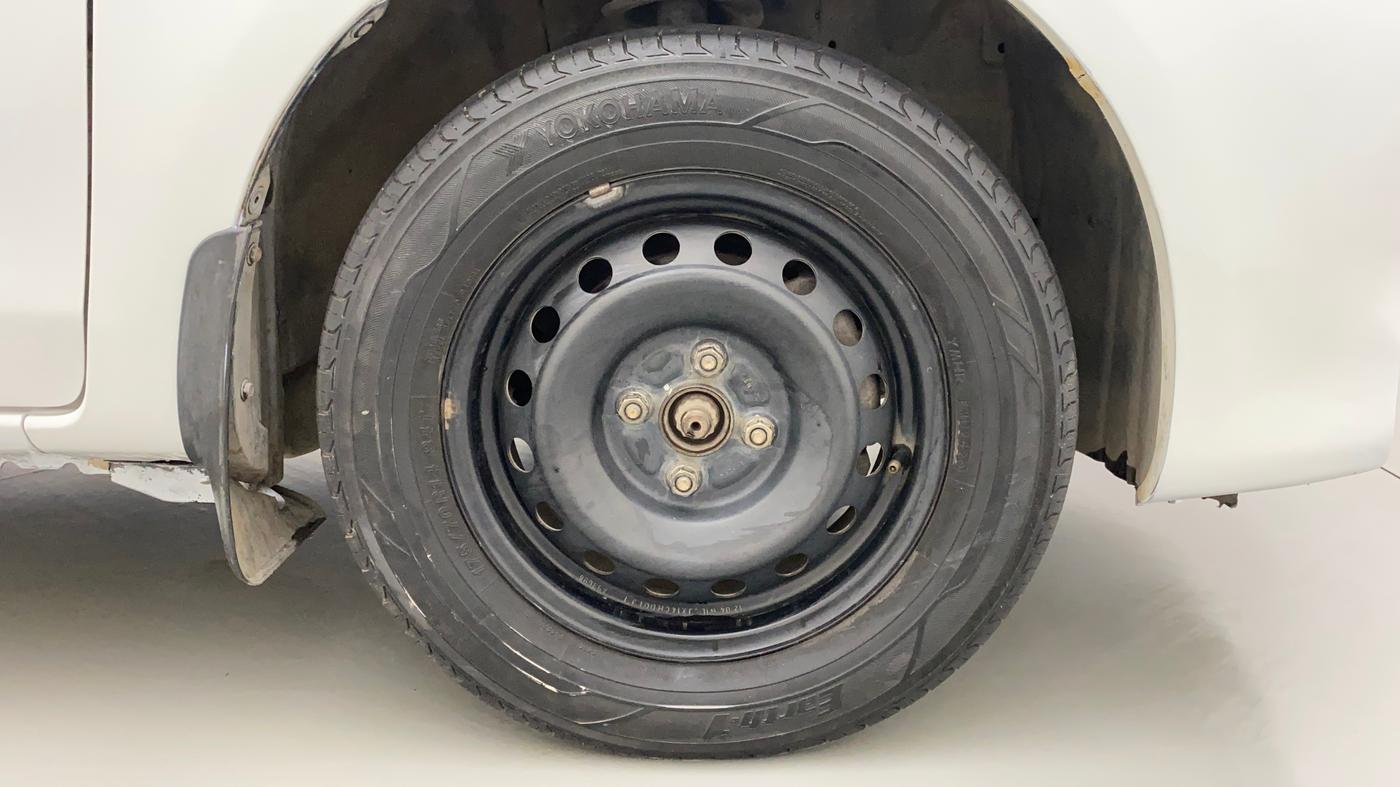 2012 Toyota Etios G, Petrol, Manual, 65,175 km, Right Front Wheel