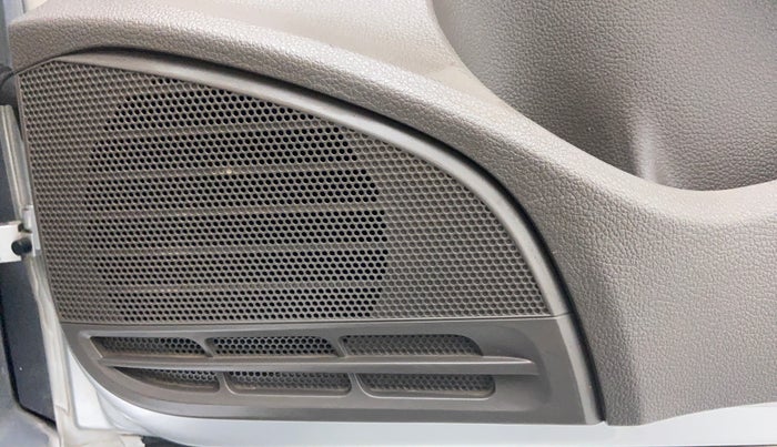 2016 Volkswagen Vento HIGHLINE 1.2 TSI AT, Petrol, Automatic, 68,459 km, Speakers