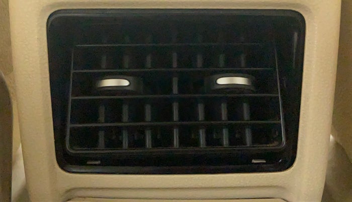 2016 Volkswagen Vento HIGHLINE 1.2 TSI AT, Petrol, Automatic, 68,459 km, Rear Ac