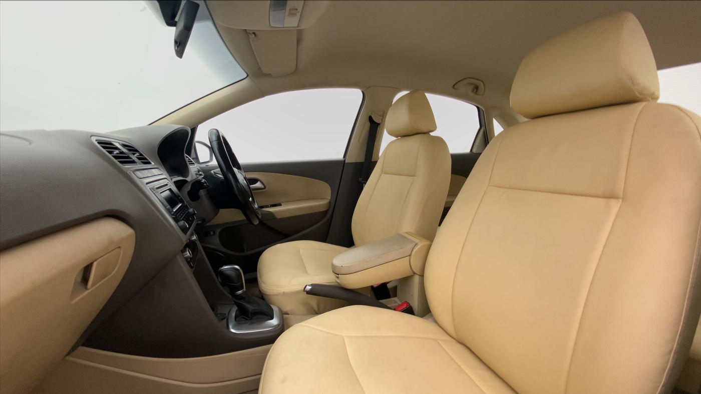2016 Volkswagen Vento HIGHLINE 1.2 TSI AT, Petrol, Automatic, 68,459 km, Right Side Front Door Cabin View
