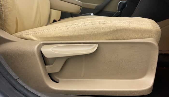 2016 Volkswagen Vento HIGHLINE 1.2 TSI AT, Petrol, Automatic, 68,459 km, Driver Side Adjustment Panel