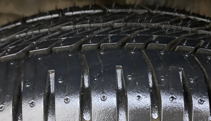 2013 Maruti Wagon R 1.0 VXI, Petrol, Manual, 18,887 km, Left Front Tyre Tread