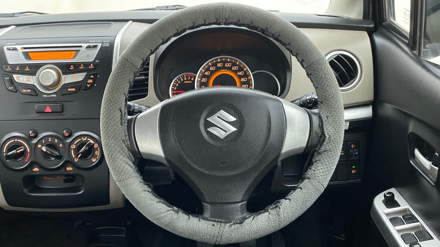 2013 Maruti Wagon R 1.0 VXI, Petrol, Manual, 18,887 km, Steering Wheel Close Up