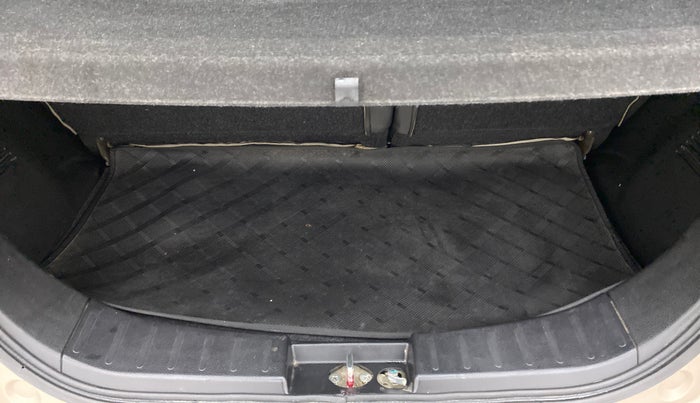2013 Maruti Wagon R 1.0 VXI, Petrol, Manual, 18,887 km, Boot Inside