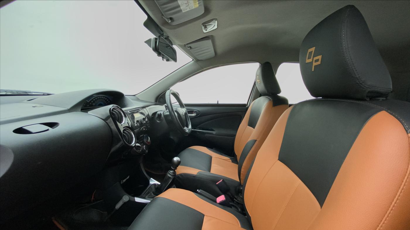 2014 Toyota Etios CROSS VD, Diesel, Manual, 83,974 km, Right Side Front Door Cabin