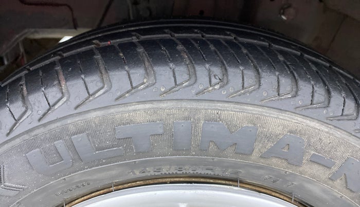 2016 Hyundai Eon ERA PLUS, Petrol, Manual, 34,170 km, Right Rear Tyre Tread