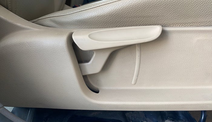 2018 Volkswagen Vento HIGHLINE PLUS 1.5 AT 16 ALLOY, Diesel, Automatic, 1,31,512 km, Driver Side Adjustment Panel