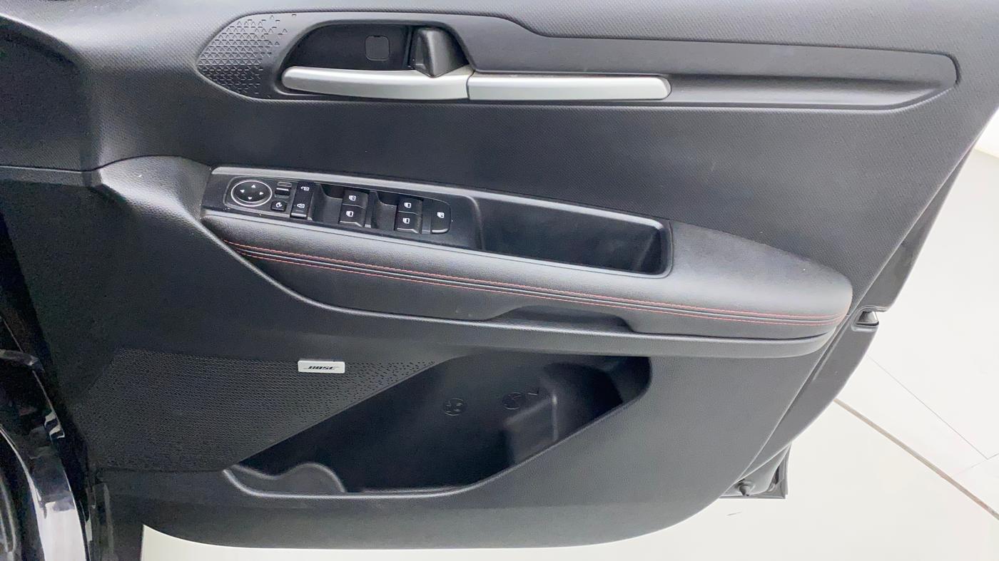 2023 KIA SONET GTX PLUS 1.0 DCT, Petrol, Automatic, 15,877 km, Driver Side Door Panels Control