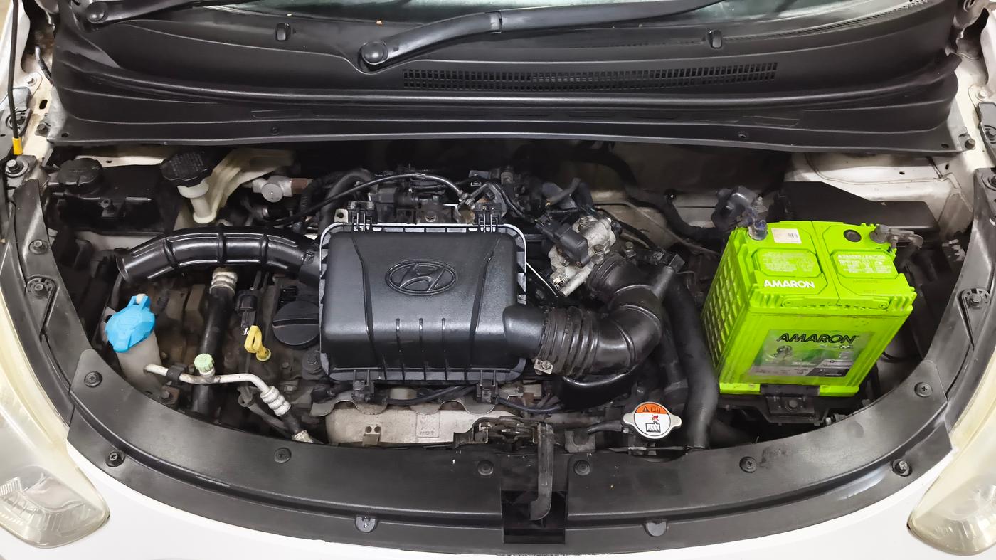 2014 Hyundai i10 SPORTZ 1.1, Petrol, Manual, 96,895 km, Engine View