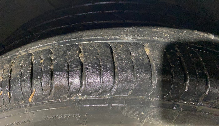 2015 Hyundai Elite i20 SPORTZ 1.2 (O), Petrol, Manual, 78,994 km, Left Front Tyre Tread