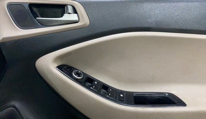 2015 Hyundai Elite i20 SPORTZ 1.2 (O), Petrol, Manual, 78,994 km, Driver Side Door Panels Control