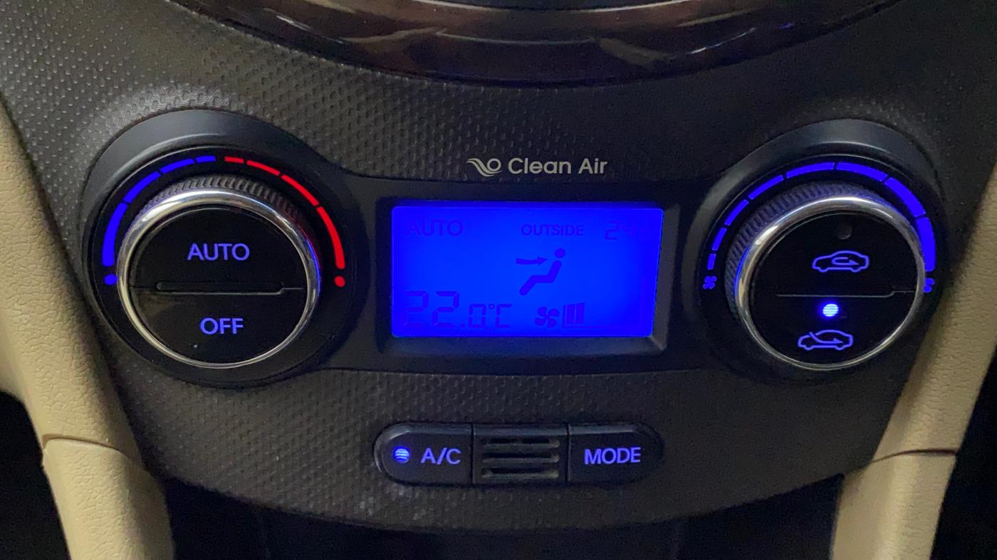 2013 Hyundai Verna FLUIDIC 1.6 CRDI SX, Diesel, Manual, 1,28,368 km, Automatic Climate Control