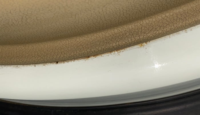 2013 Hyundai Verna FLUIDIC 1.6 CRDI SX, Diesel, Manual, 1,28,368 km, Right rear door - Slightly rusted