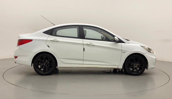 2013 Hyundai Verna FLUIDIC 1.6 CRDI SX, Diesel, Manual, 1,28,368 km, Right Side View
