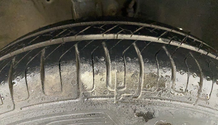 2019 Maruti New Wagon-R LXI CNG 1.0 L, CNG, Manual, 95,962 km, Right Front Tyre Tread