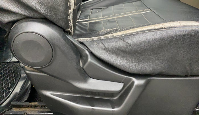 2019 Maruti New Wagon-R LXI CNG 1.0 L, CNG, Manual, 95,962 km, Driver Side Adjustment Panel