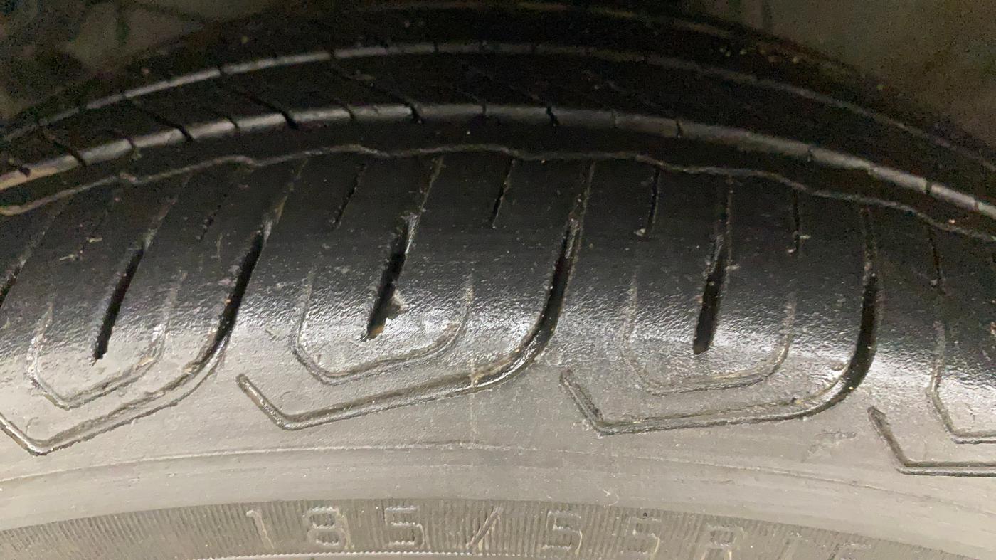 2017 Honda City 1.5L I-VTEC VX CVT, Petrol, Automatic, 1,36,698 km, Left Front Tyre Tread