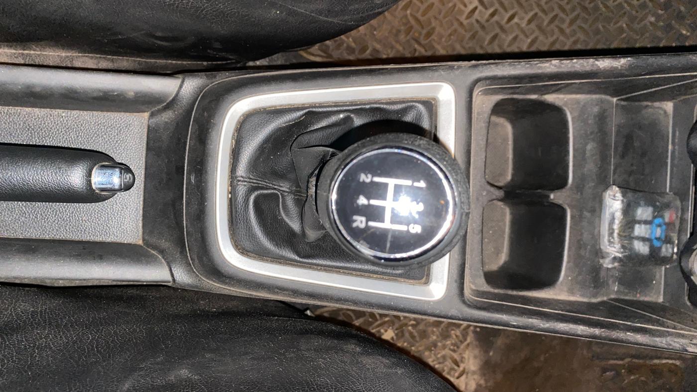 2018 Maruti Swift VXI, Petrol, Manual, 57,663 km, Gear Lever