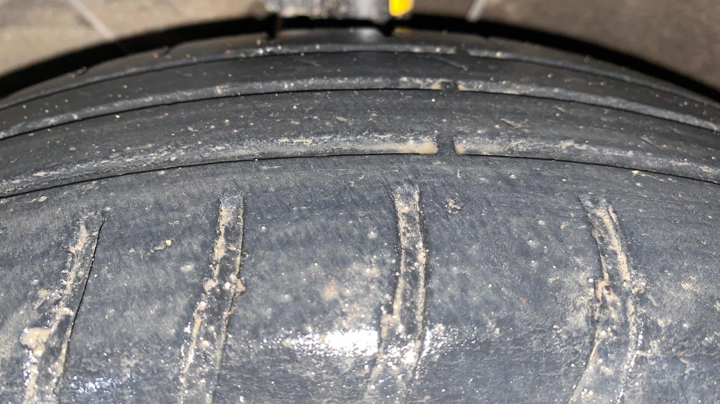 2018 Maruti Swift VXI, Petrol, Manual, 57,663 km, Left Front Tyre Tread