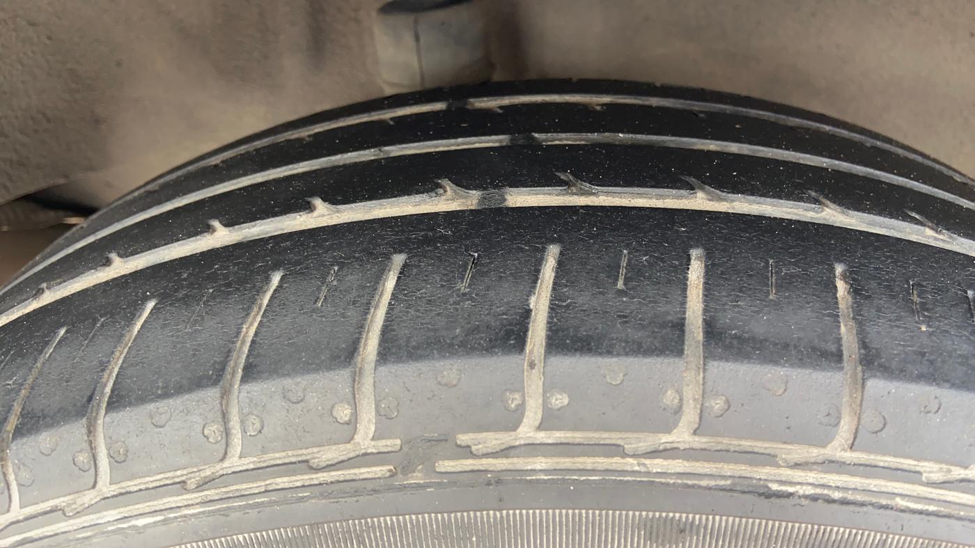 2017 Nissan Sunny XV DIESEL, Diesel, Manual, 1,24,498 km, Right Rear Tyre Tread