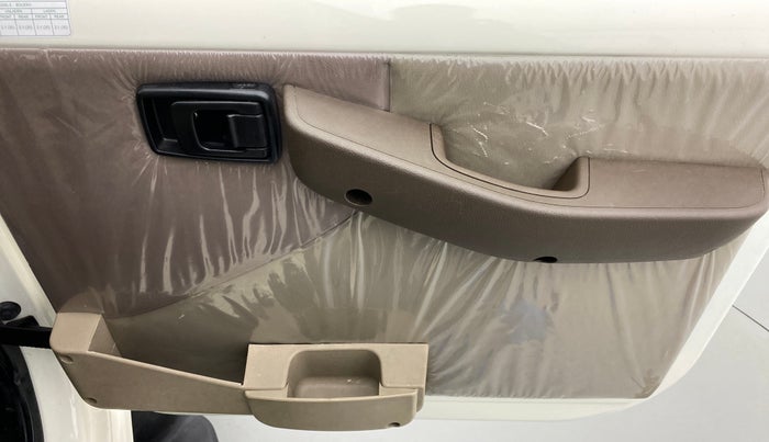 2022 Mahindra Bolero B6 (O), Diesel, Manual, 6,152 km, Driver Side Door Panels Control