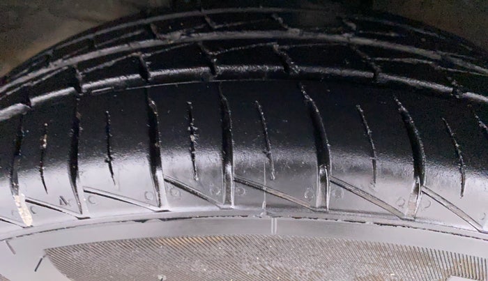 2021 Maruti Alto VXI, Petrol, Manual, 39,684 km, Left Front Tyre Tread