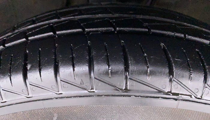 2021 Maruti Alto VXI, Petrol, Manual, 39,684 km, Right Front Tyre Tread