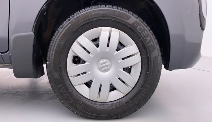 2021 Maruti Alto VXI, Petrol, Manual, 39,684 km, Right Front Wheel