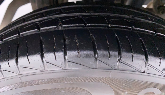 2021 Maruti Alto VXI, Petrol, Manual, 39,684 km, Right Rear Tyre Tread
