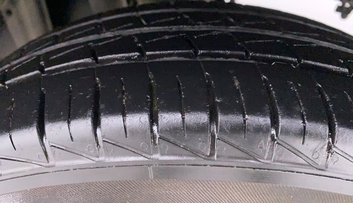 2021 Maruti Alto VXI, Petrol, Manual, 39,684 km, Left Rear Tyre Tread
