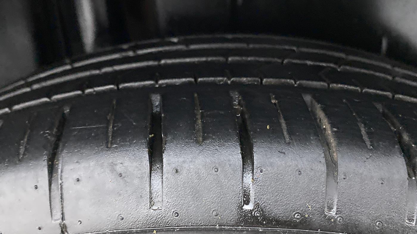 2021 Maruti Ciaz ALPHA 1.5 AT SHVS, Petrol, Automatic, 23,097 km, Right Rear Tyre Tread