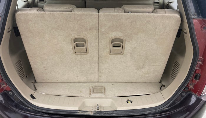 2016 Mahindra XUV500 W10, Diesel, Manual, 69,315 km, Boot Inside