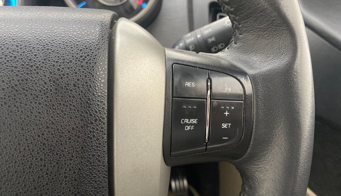 2016 Mahindra XUV500 W10, Diesel, Manual, 69,315 km, Adaptive Cruise Control