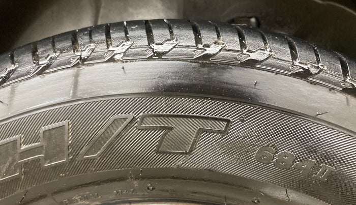 2016 Mahindra XUV500 W10, Diesel, Manual, 69,315 km, Left Rear Tyre Tread