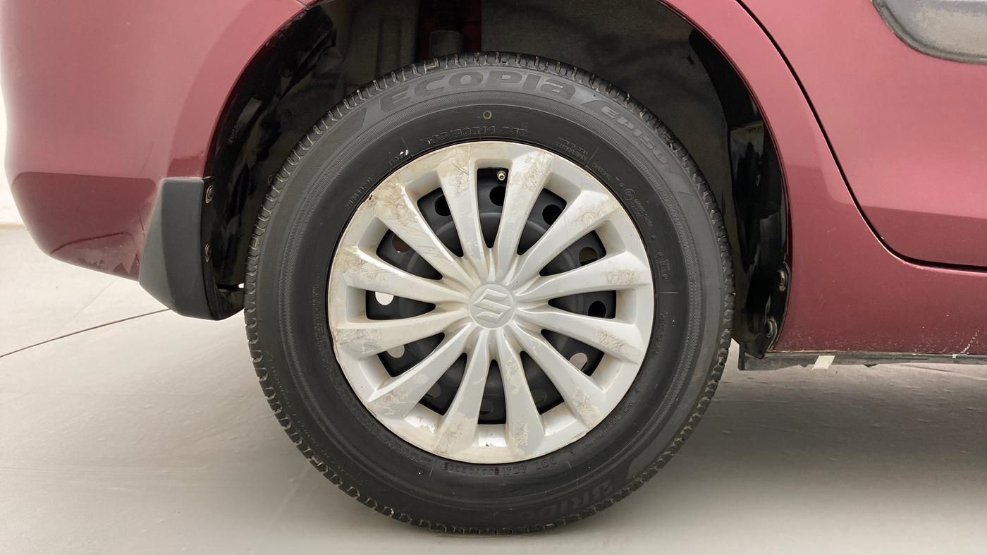 2015 Maruti Swift Dzire VXI, Petrol, Manual, 74,217 km, Right Rear Wheel
