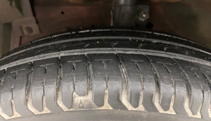 2015 Maruti Swift Dzire VXI, Petrol, Manual, 74,217 km, Left Front Tyre Tread