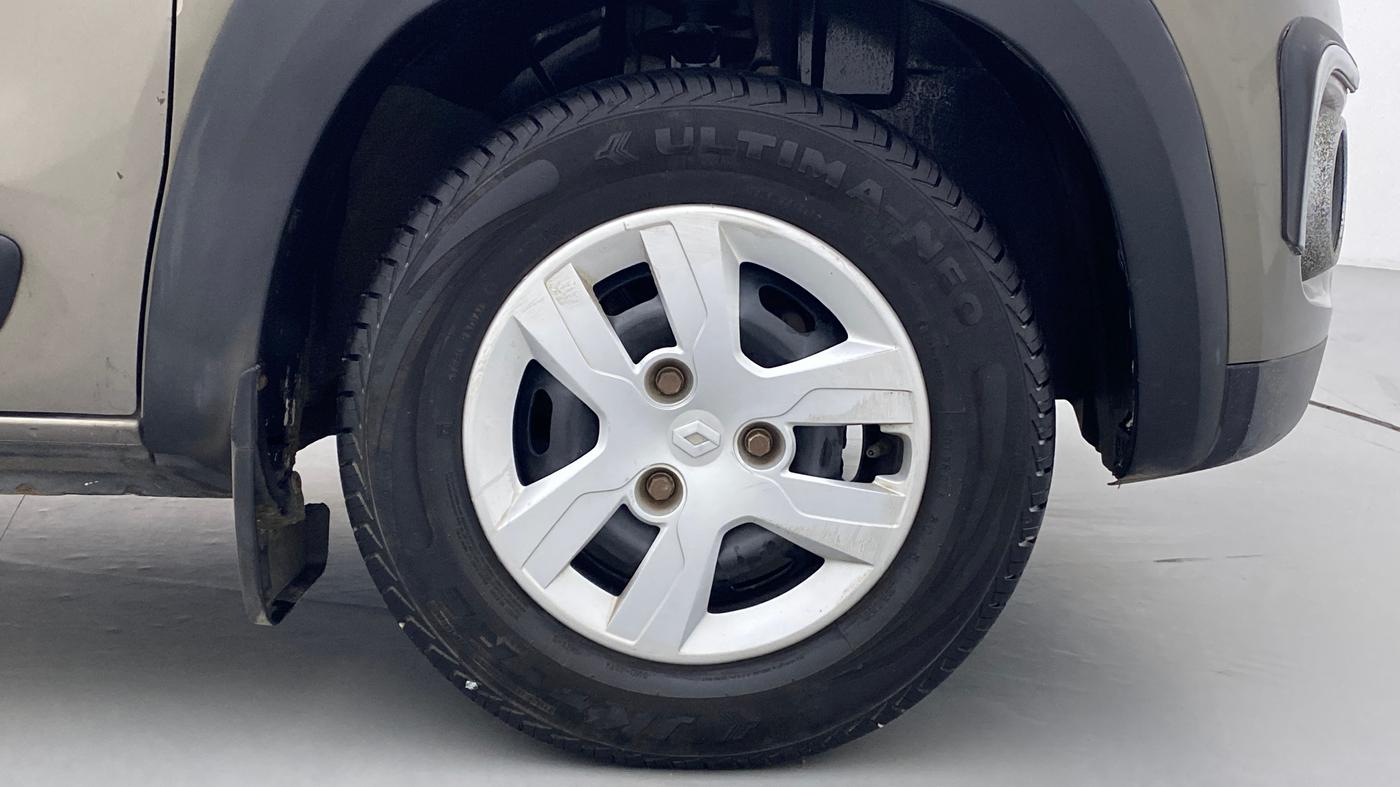 2016 Renault Kwid RXT, Petrol, Manual, 30,433 km, Right Front Wheel