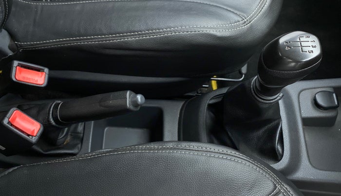 2016 Renault Kwid RXT, Petrol, Manual, 30,433 km, Gear Lever